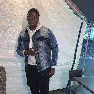 Meet your Posher, Omari